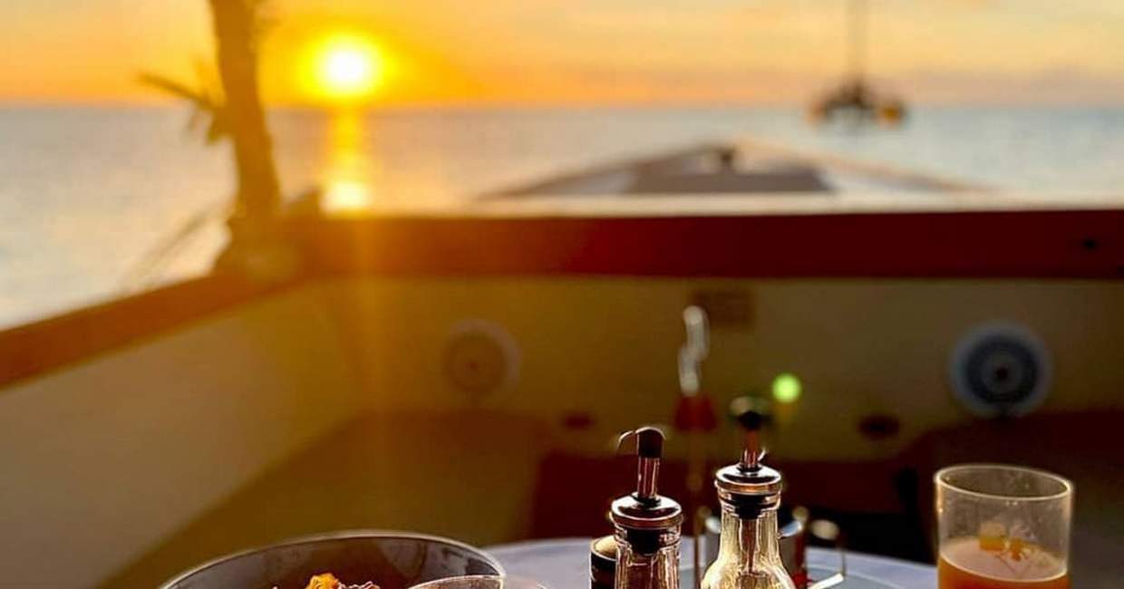 bora-bora-dinner-private-sunset-cruise